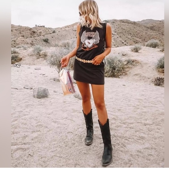 Dancing Outlaw Tunic Length T-Shirt - Picture 8 of 11